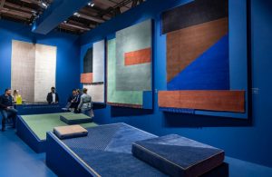 2020穿着随意的奇迹时代_意大利米兰国际家具展