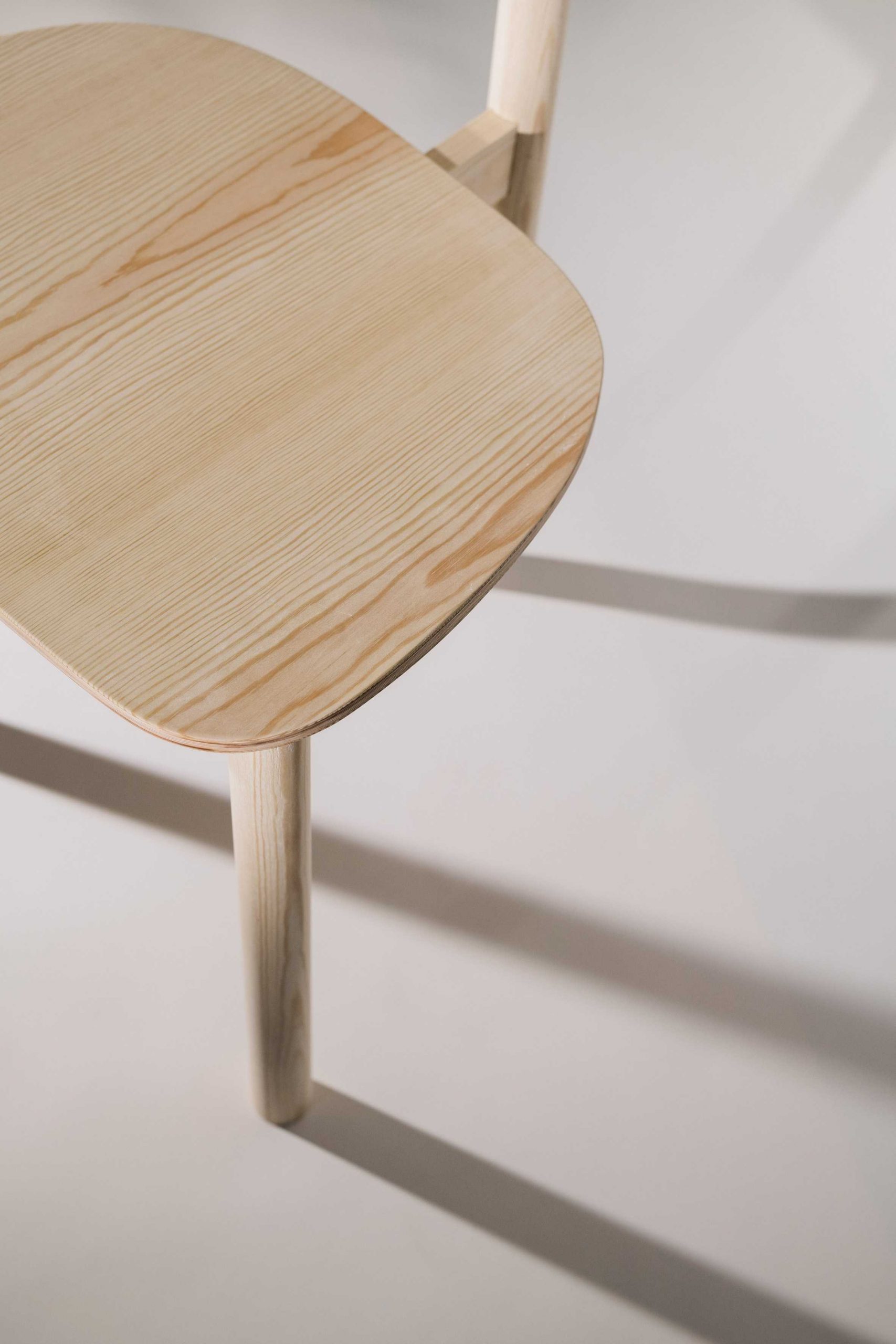 挑战松木家具“过时”的观念