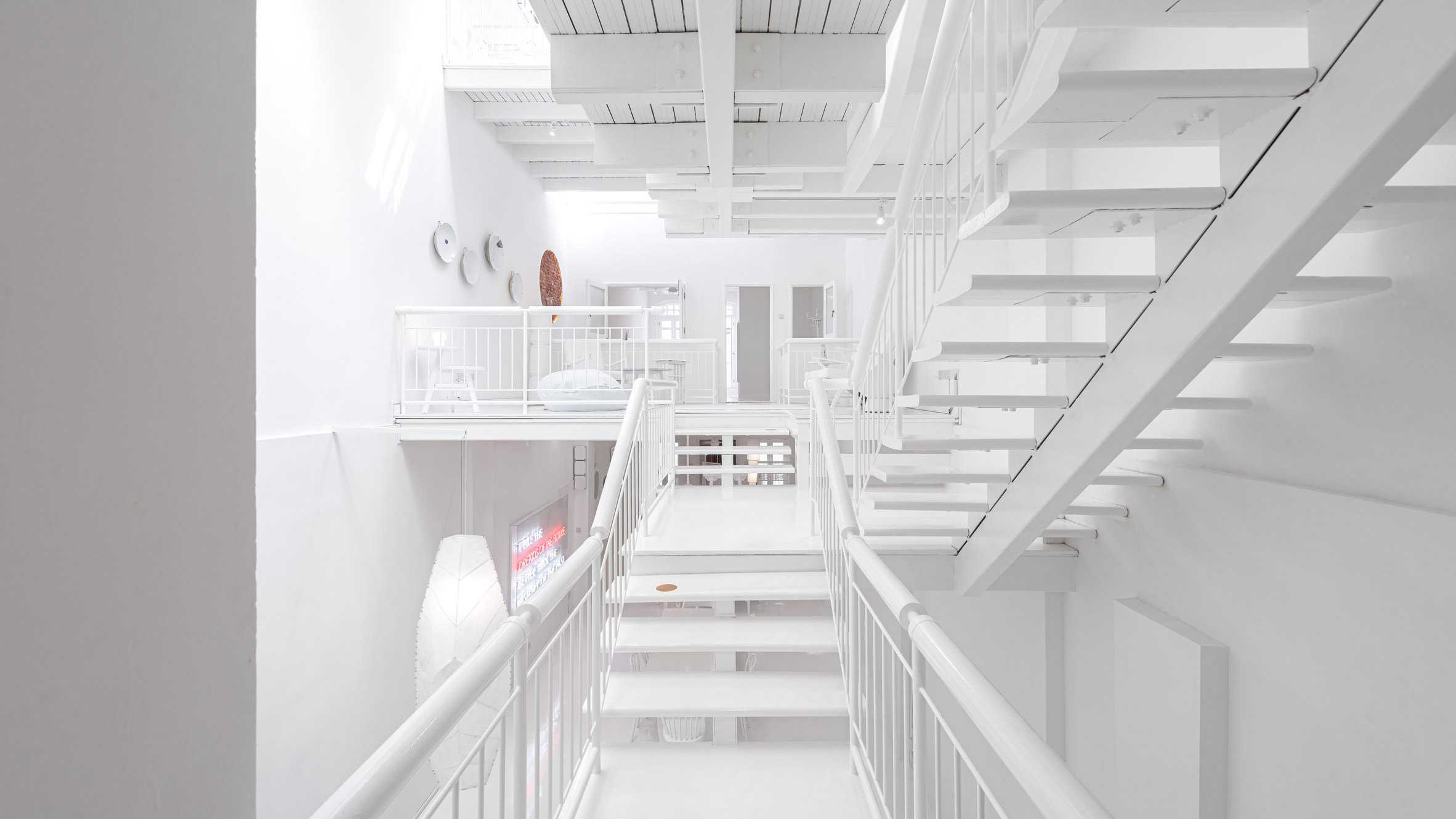 室内装饰为全白色的生活空间