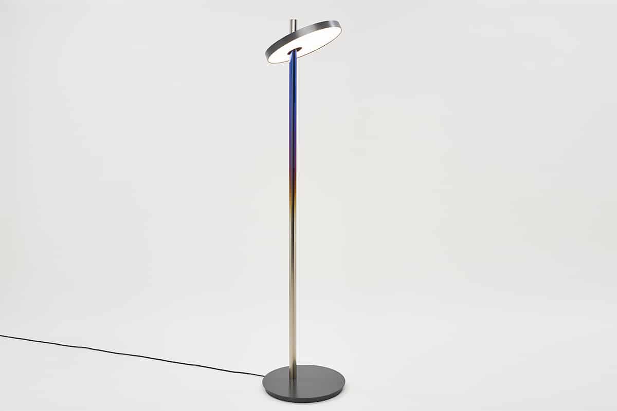 设计工作室烧制金属以创建带有彩虹色“ Scars”的精致家居装饰