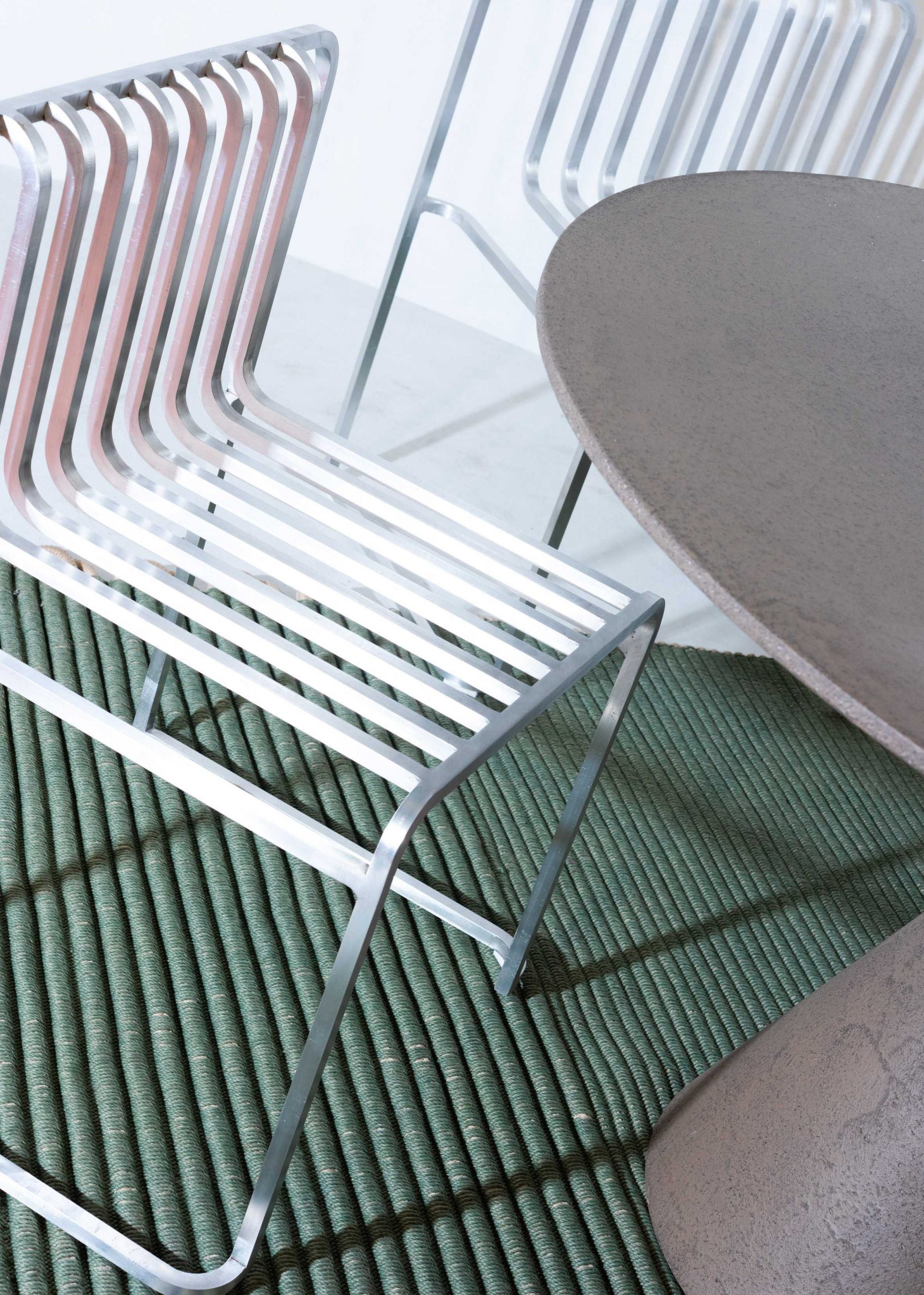 MUT Design使用Das Haus家具模糊了室内和室外之间的界限