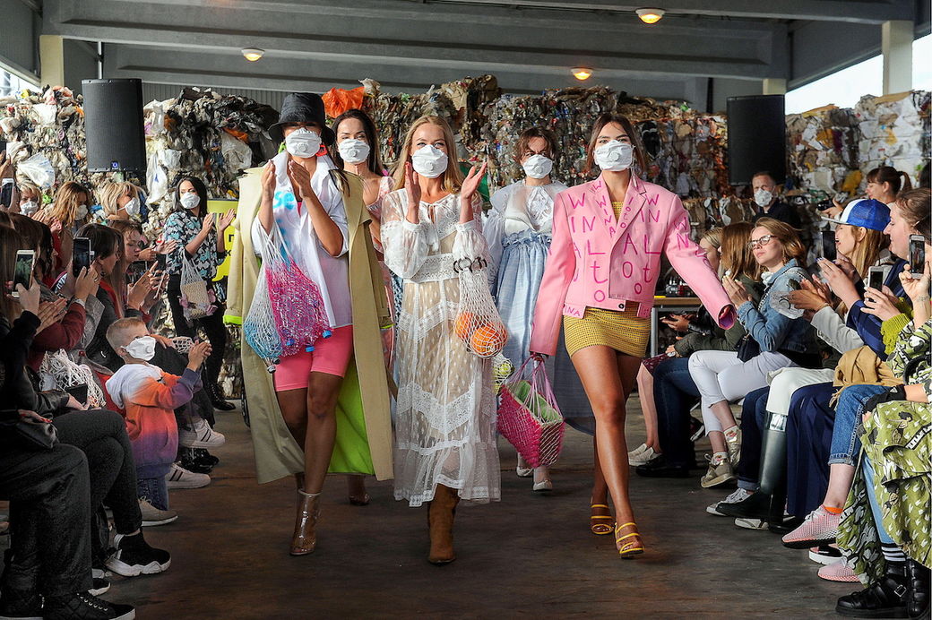 是预言疫情还是巧合?设计师都提前为模特戴上口罩
