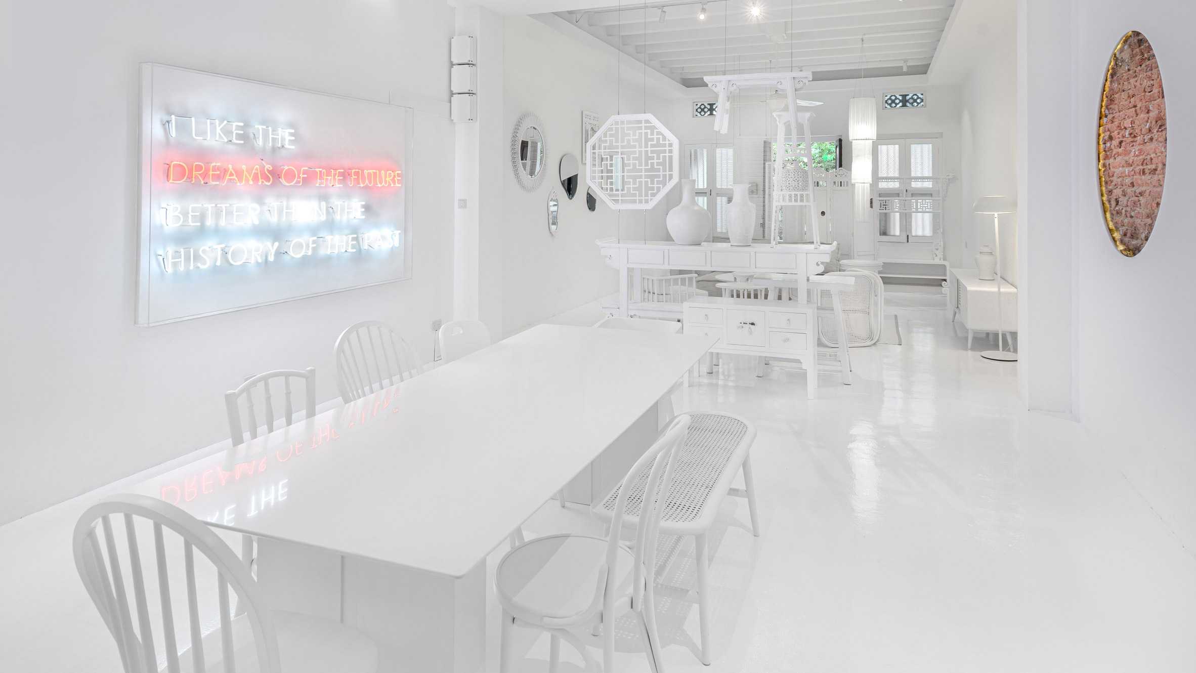 室内装饰为全白色的生活空间