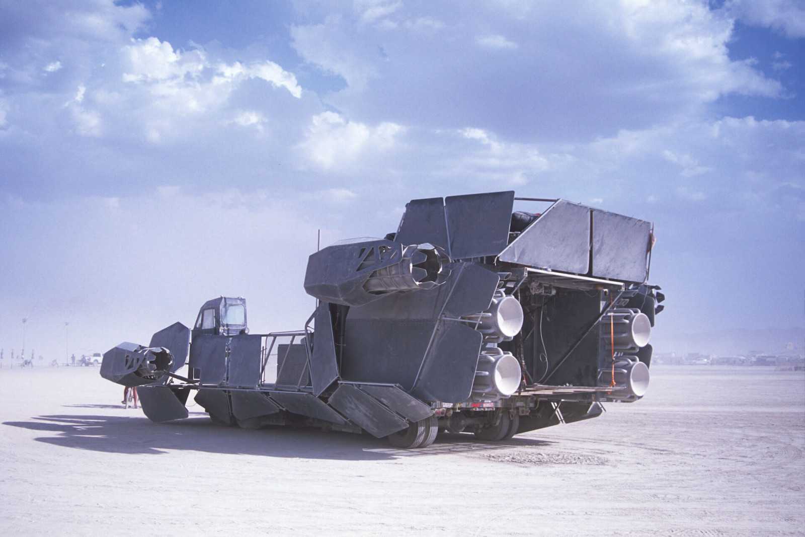 德国设计师Lukas Bazle通过功能性和趣味性来创造独特的产品