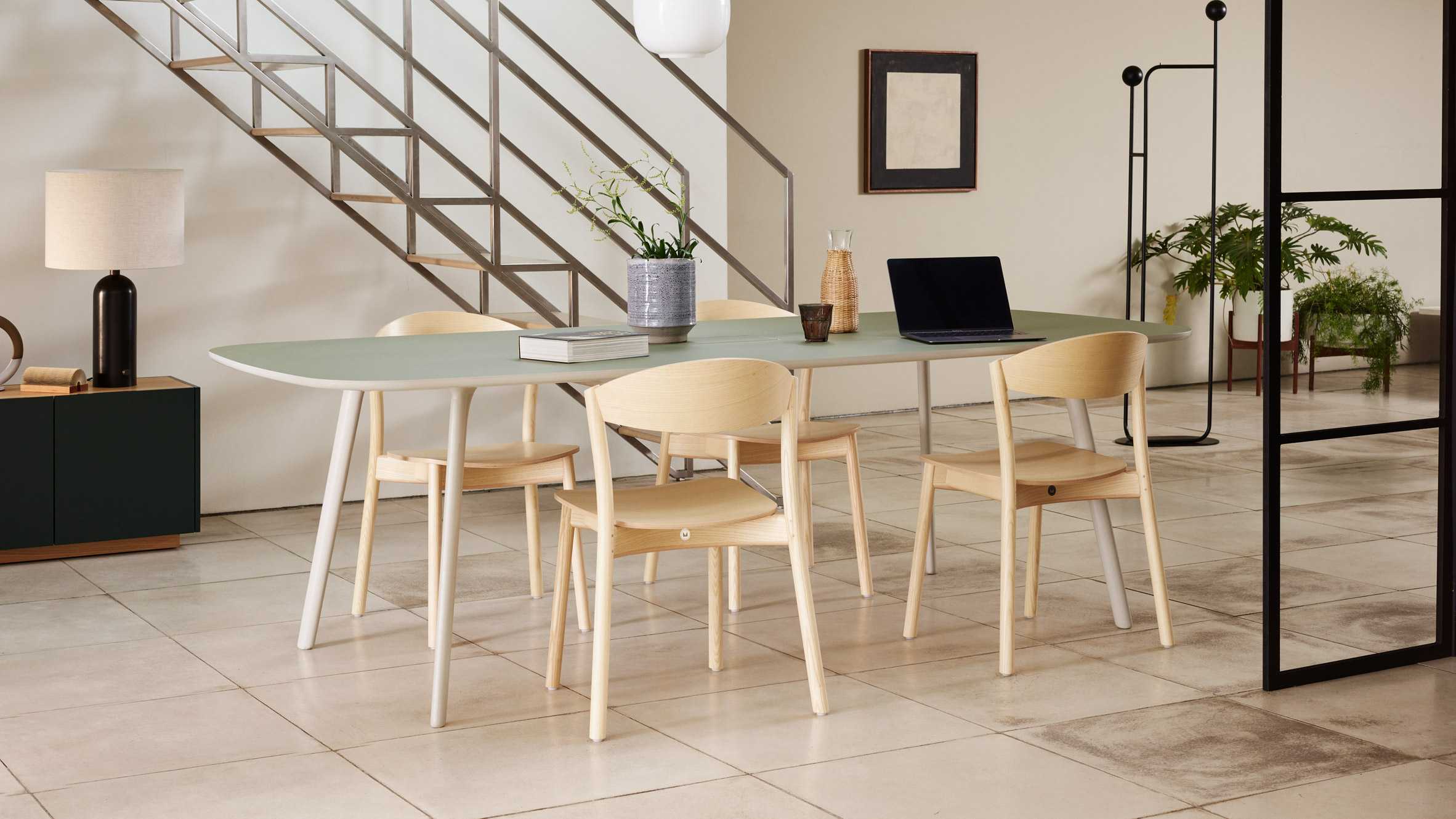 英国家具品牌Modus在VDF产品博览会上展示新的椅子和沙发