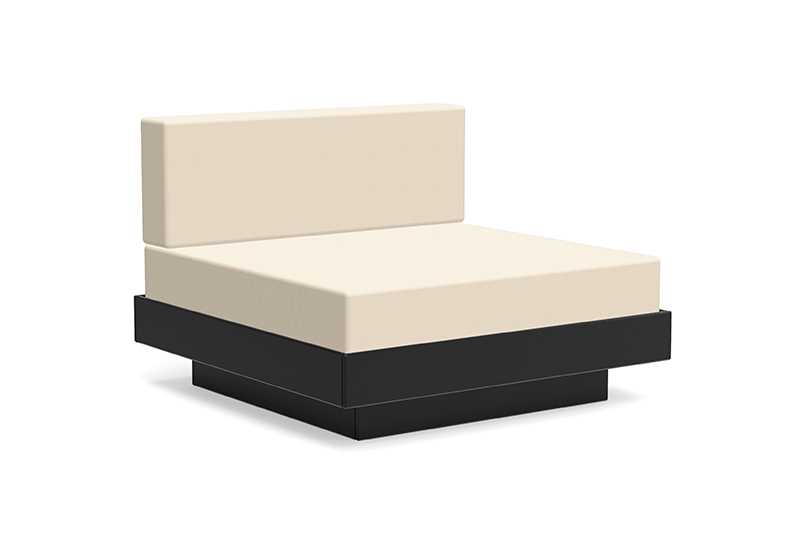 两个采用再生塑料的新户外系列家具