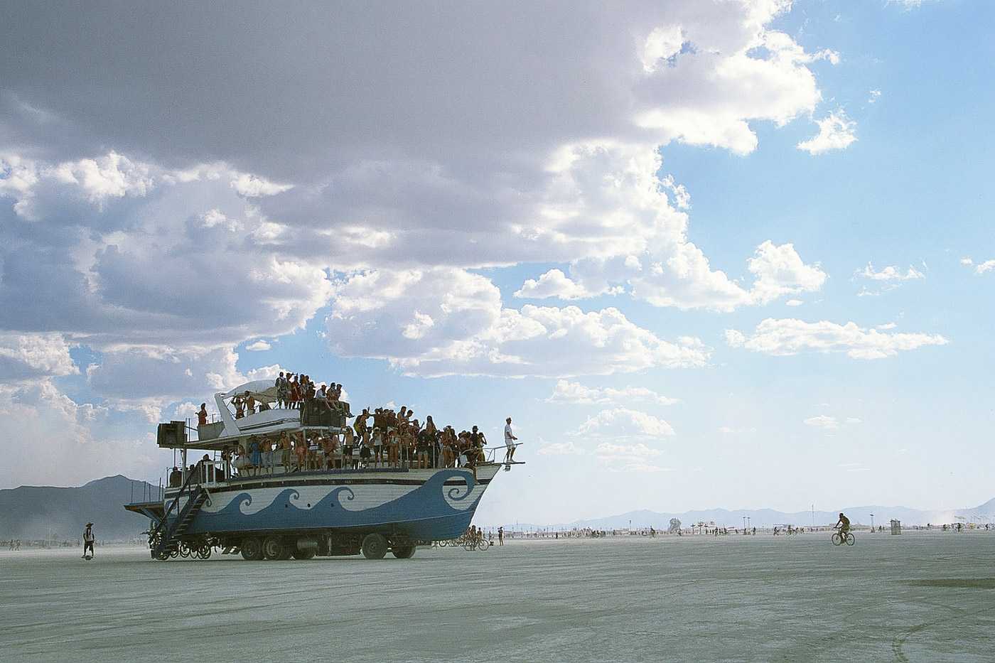 德国设计师Lukas Bazle通过功能性和趣味性来创造独特的产品