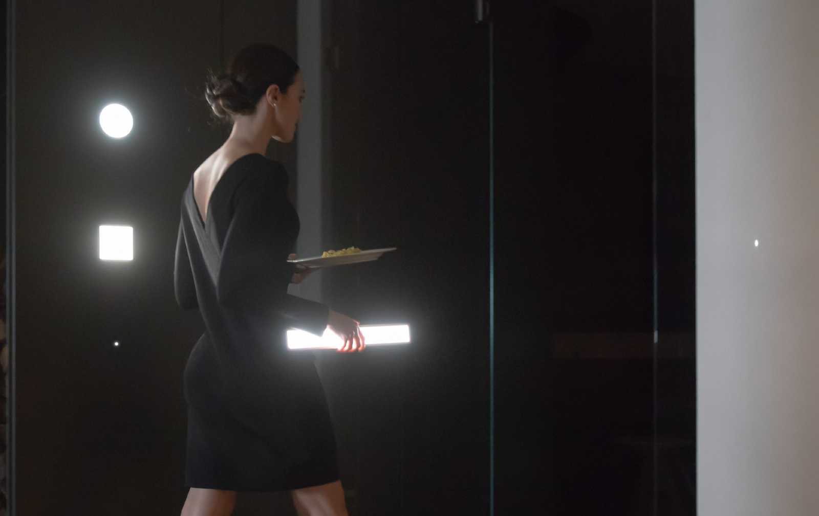 轻触式自适应隐形照明系统