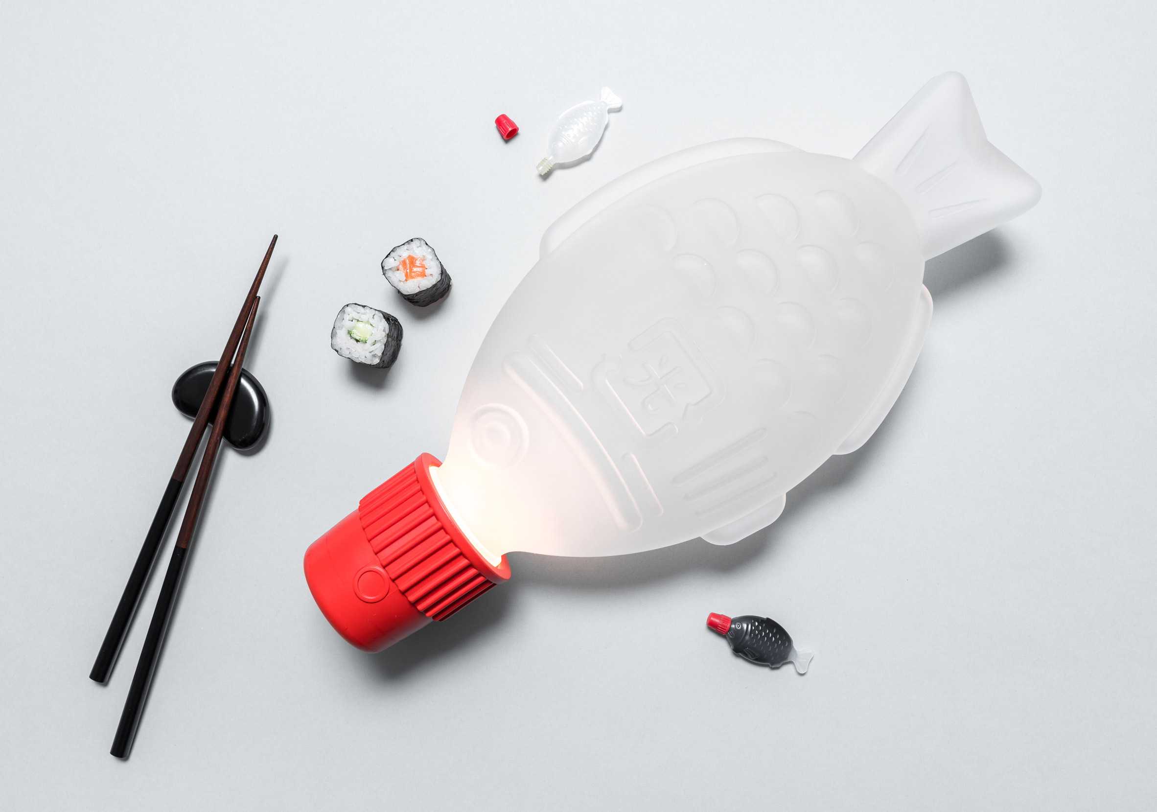 以寿司酱油瓶的形状制作有趣的灯