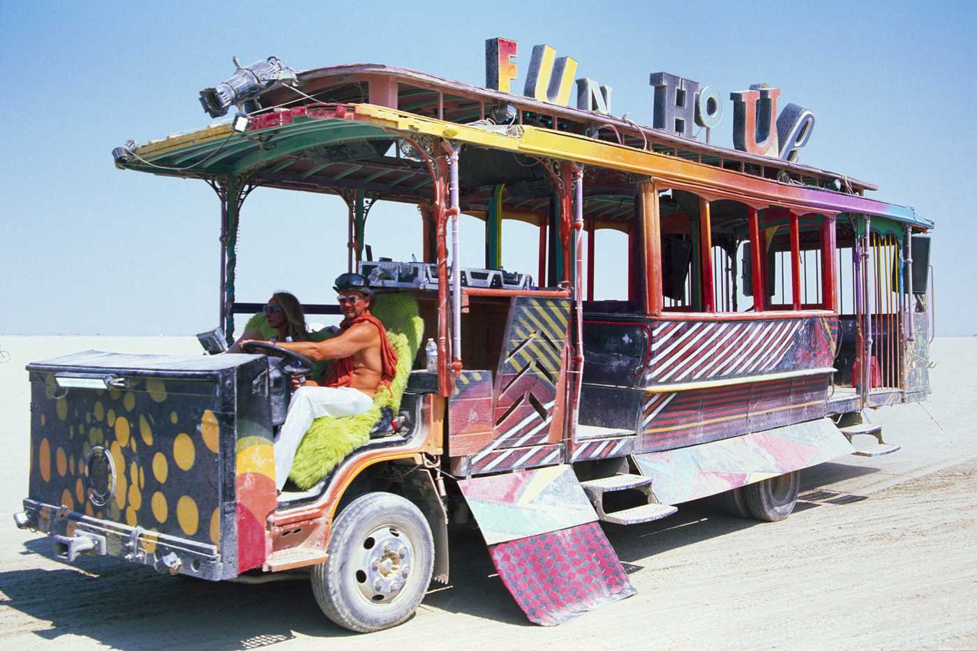 德国设计师Lukas Bazle通过功能性和趣味性来创造独特的产品