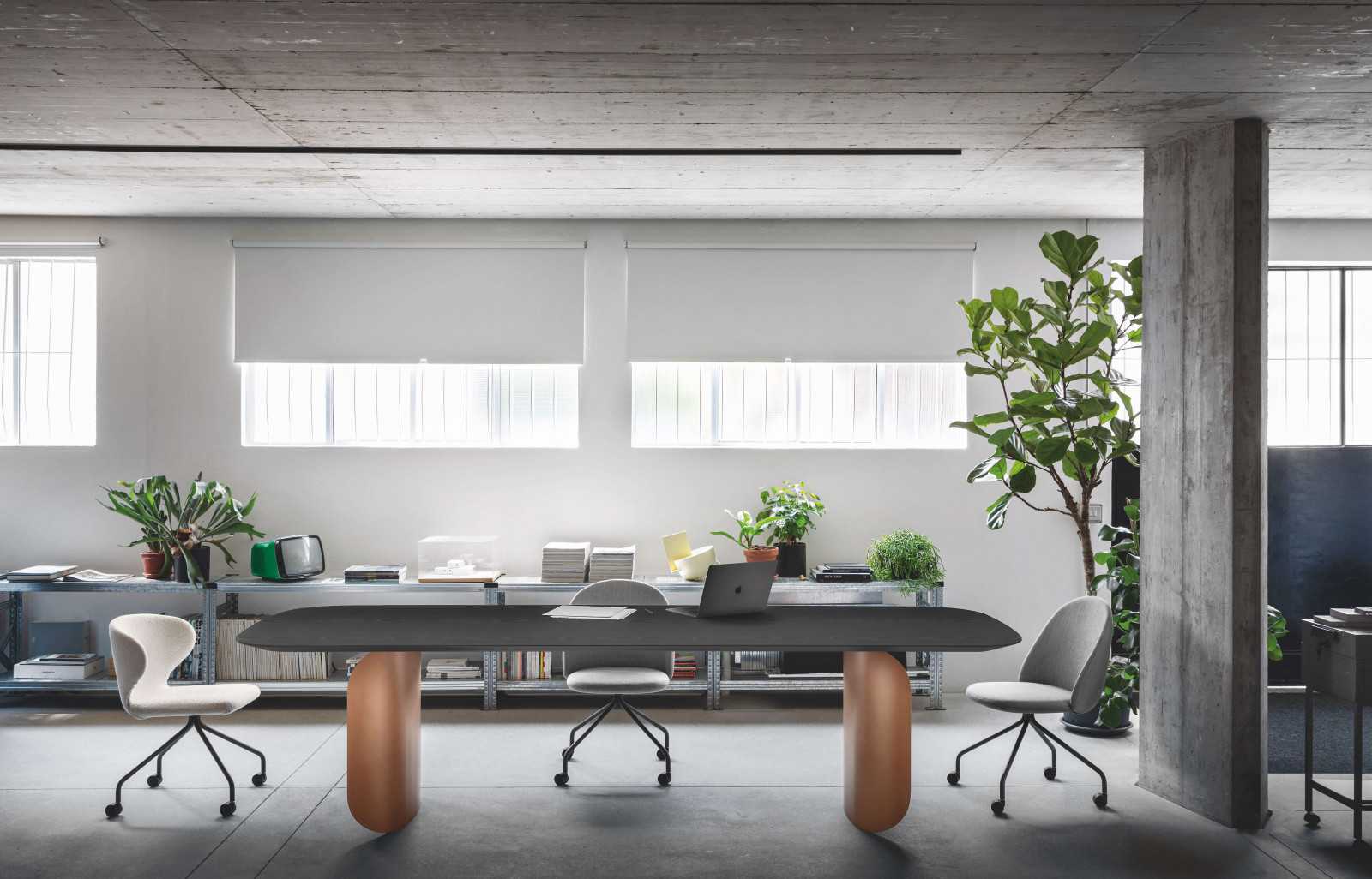 意大利公司Miniforms推出雕塑般的Barry桌子