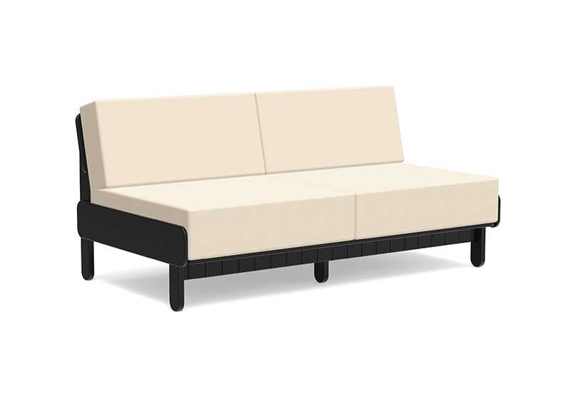 两个采用再生塑料的新户外系列家具