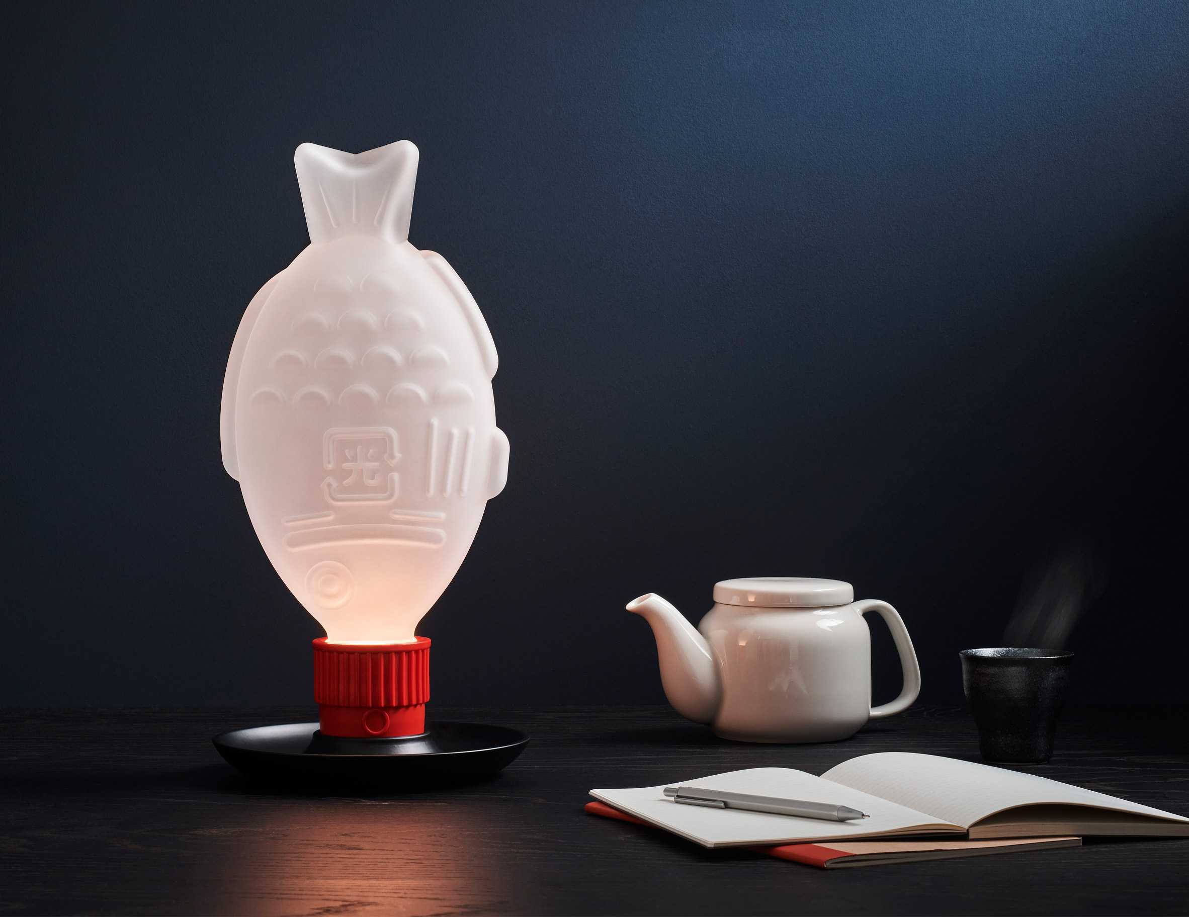 以寿司酱油瓶的形状制作有趣的灯