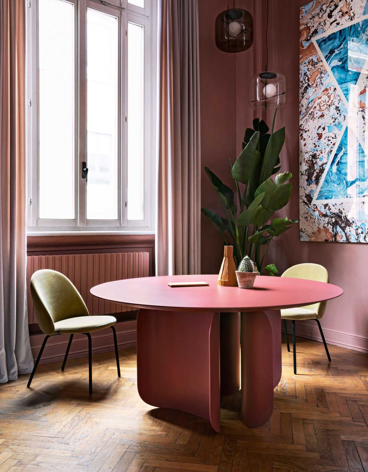 意大利公司Miniforms推出雕塑般的Barry桌子