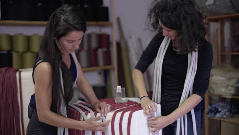 意大利品牌B&B Italia手工编织的Tramae脚凳