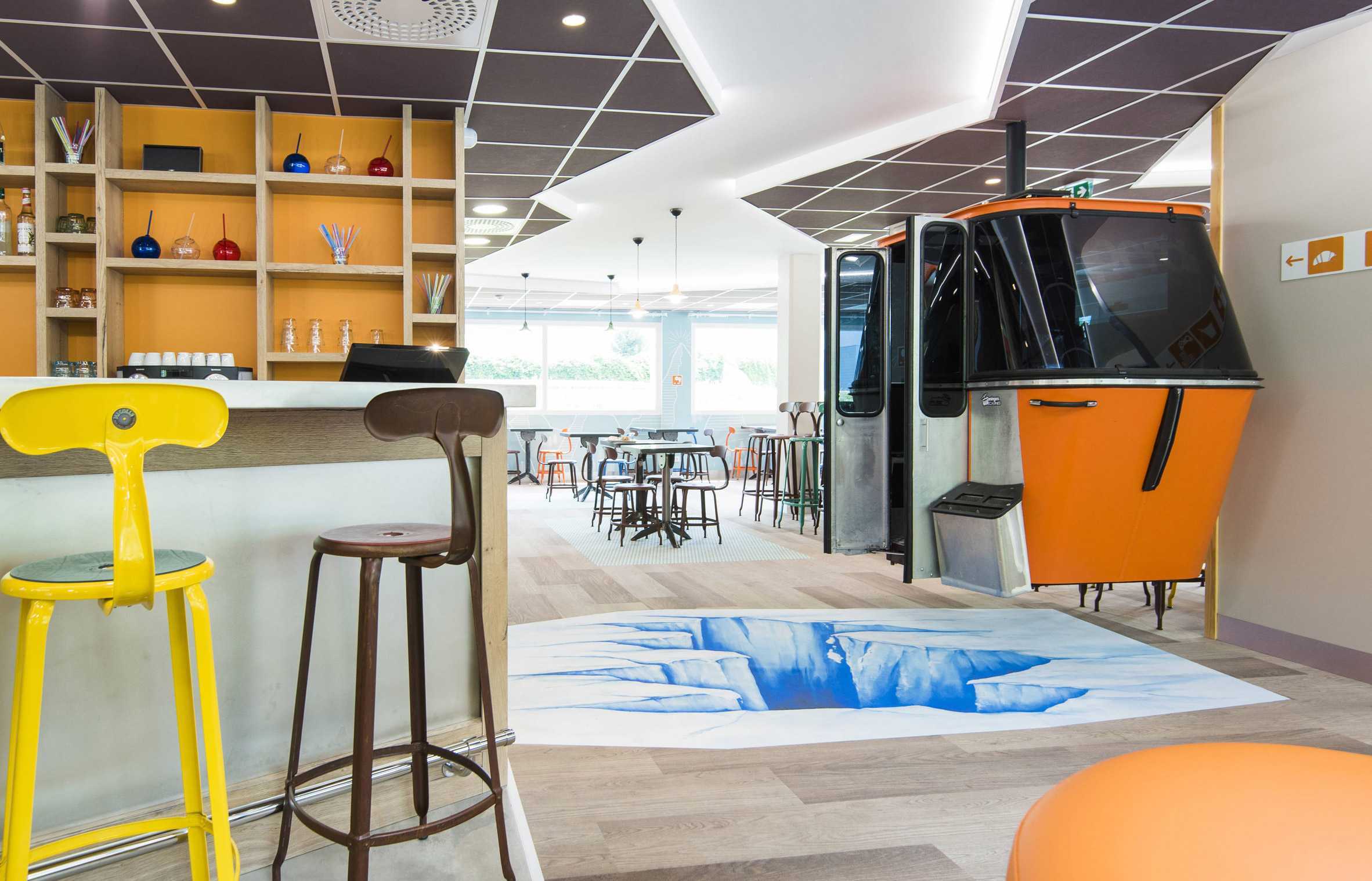 英国制造商Forbo设计用于滑雪胜地内部的防水Flotex地板