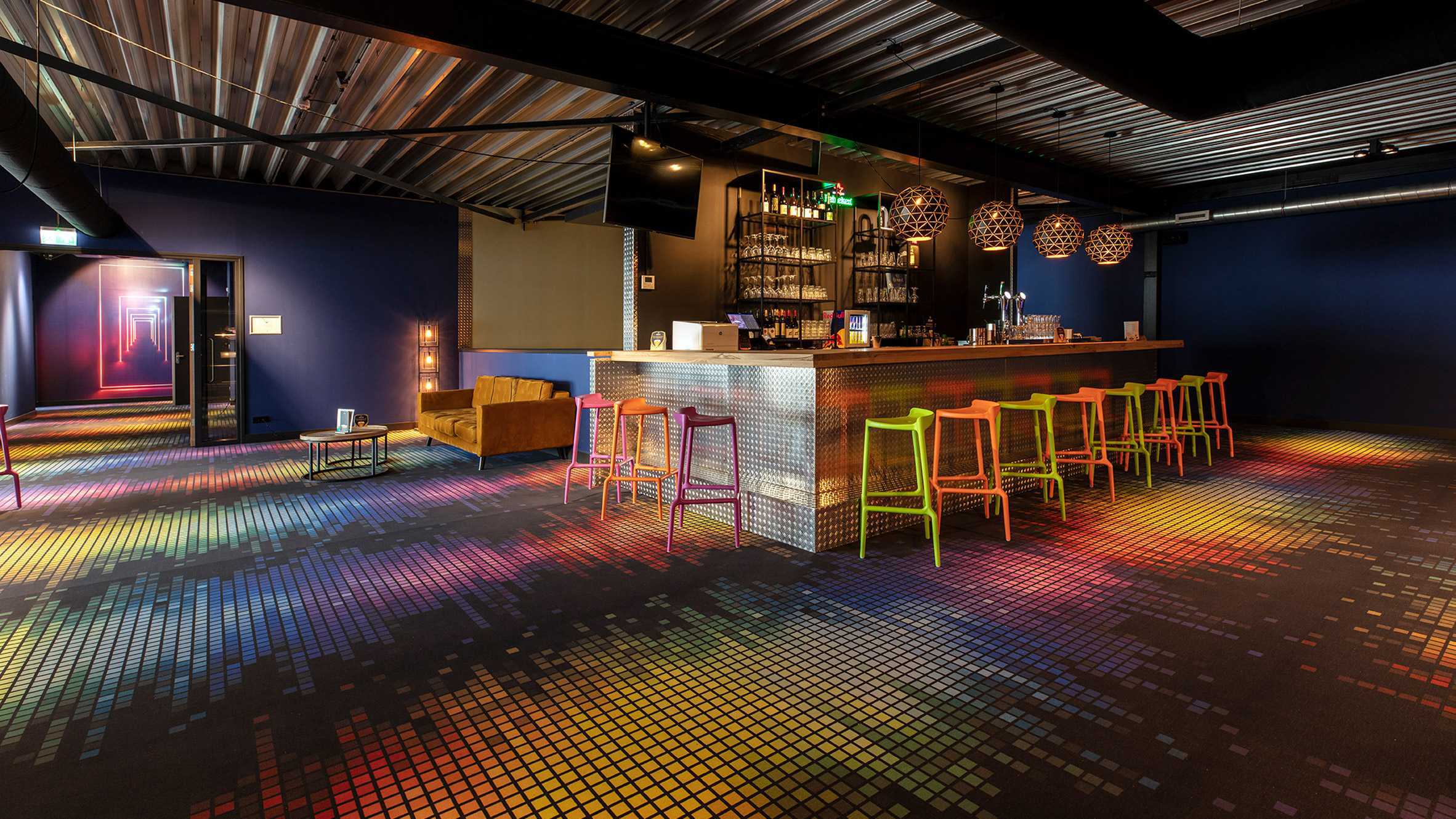 英国制造商Forbo设计用于滑雪胜地内部的防水Flotex地板