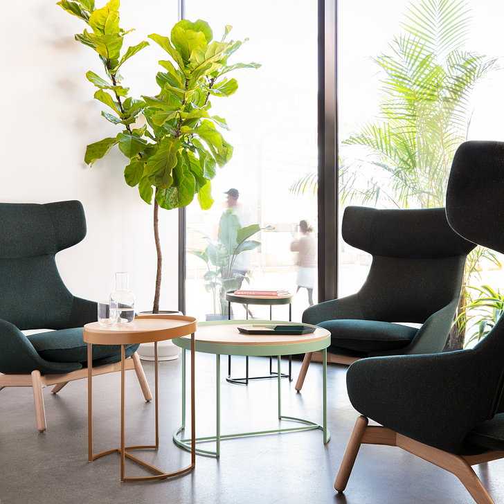 Studio TK推出Sly休闲桌系列