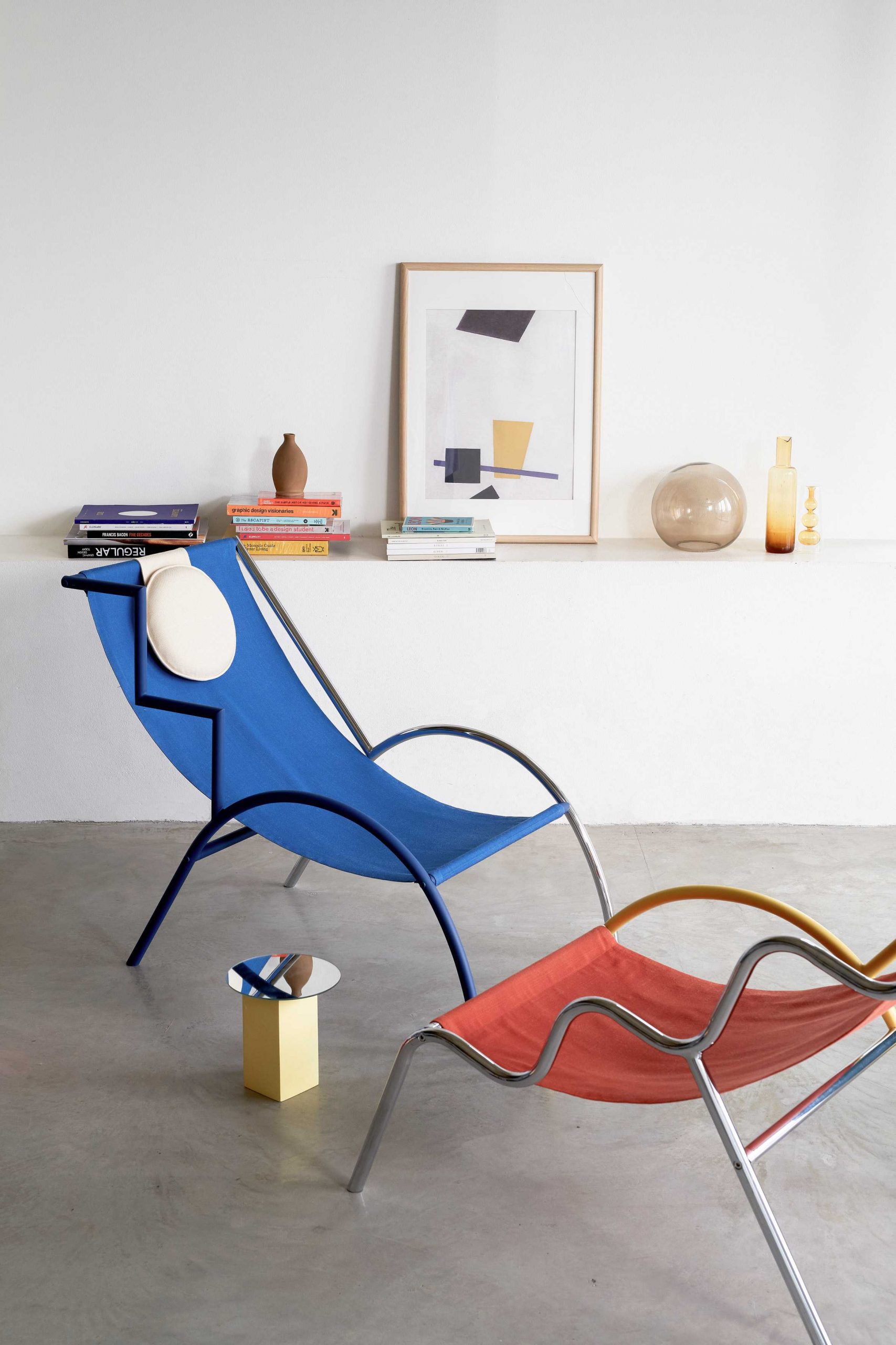 根据Ettore Sottsass的孟菲斯运动设计模块化的Ebba椅子