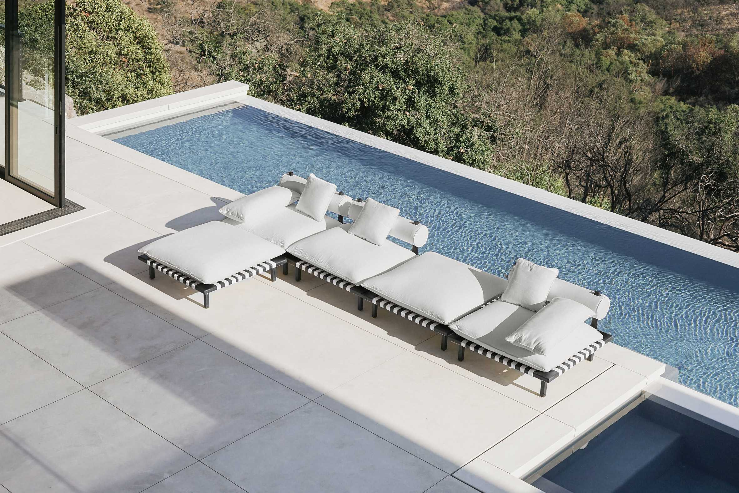 ATRA使用大麻纤维和可回收材料制作Nerthus-Sofa家具