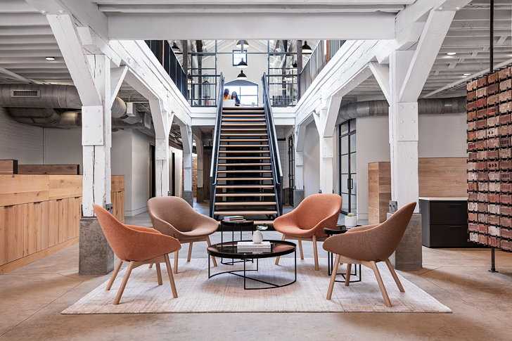 Studio TK推出Sly休闲桌系列