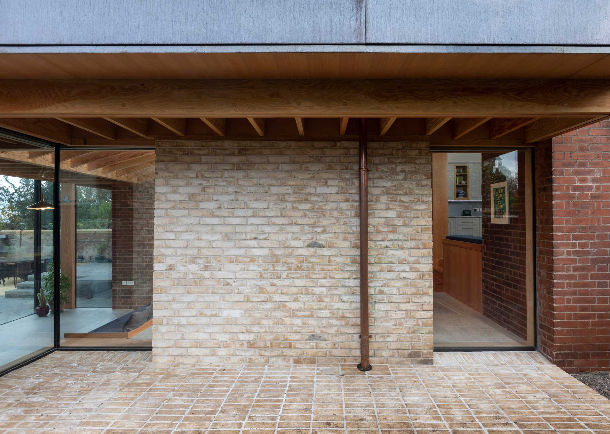 融合了技术和工艺的Flitch房屋