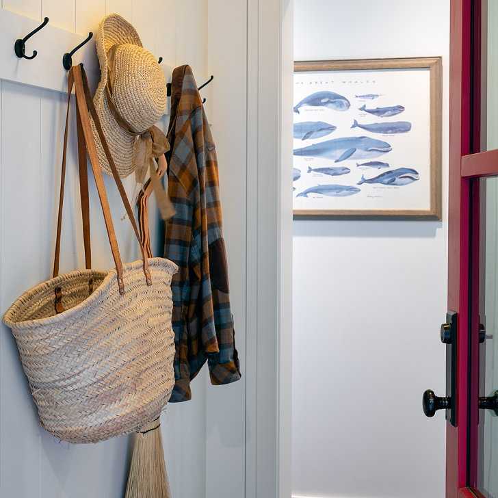 Heliotrope建筑师翻新了Orcas岛上的海滨度假胜地