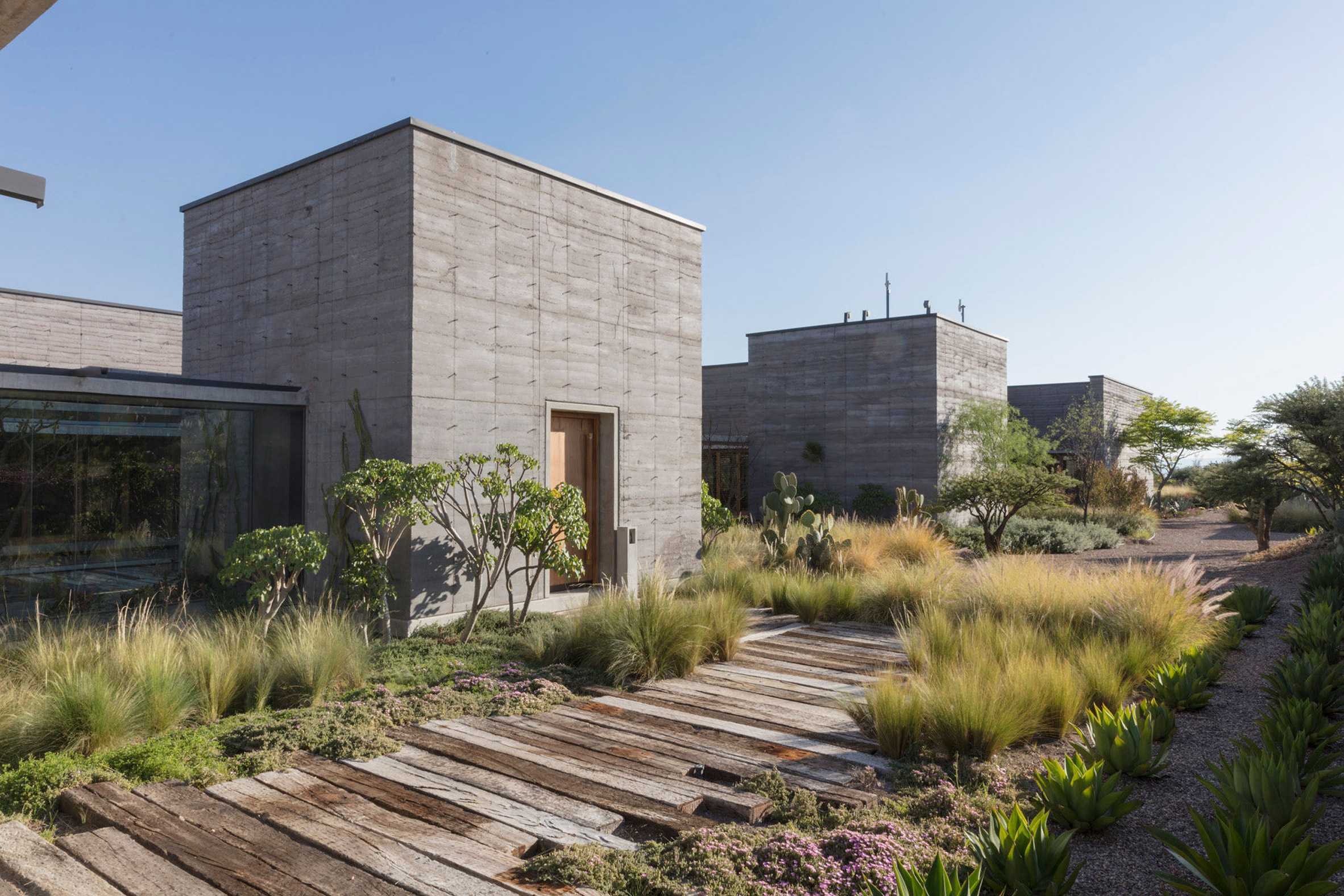 由12个体积块构成的Casa Candelaria房屋