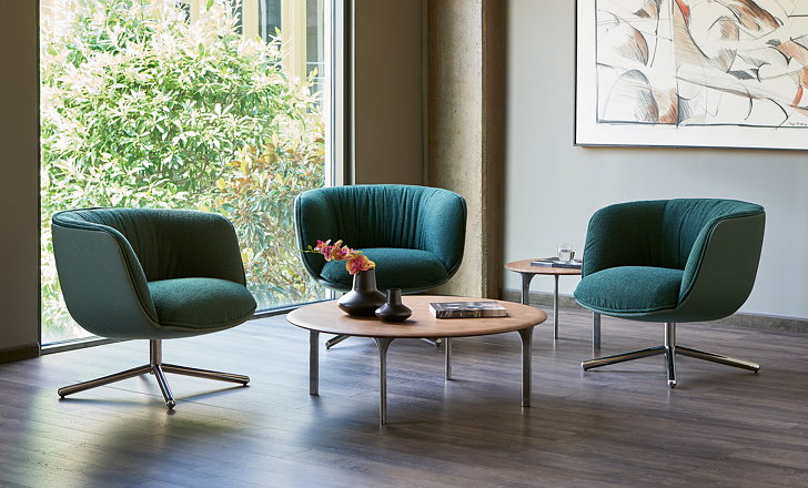 形状类似于甜甜圈的毛绒桶形休闲椅