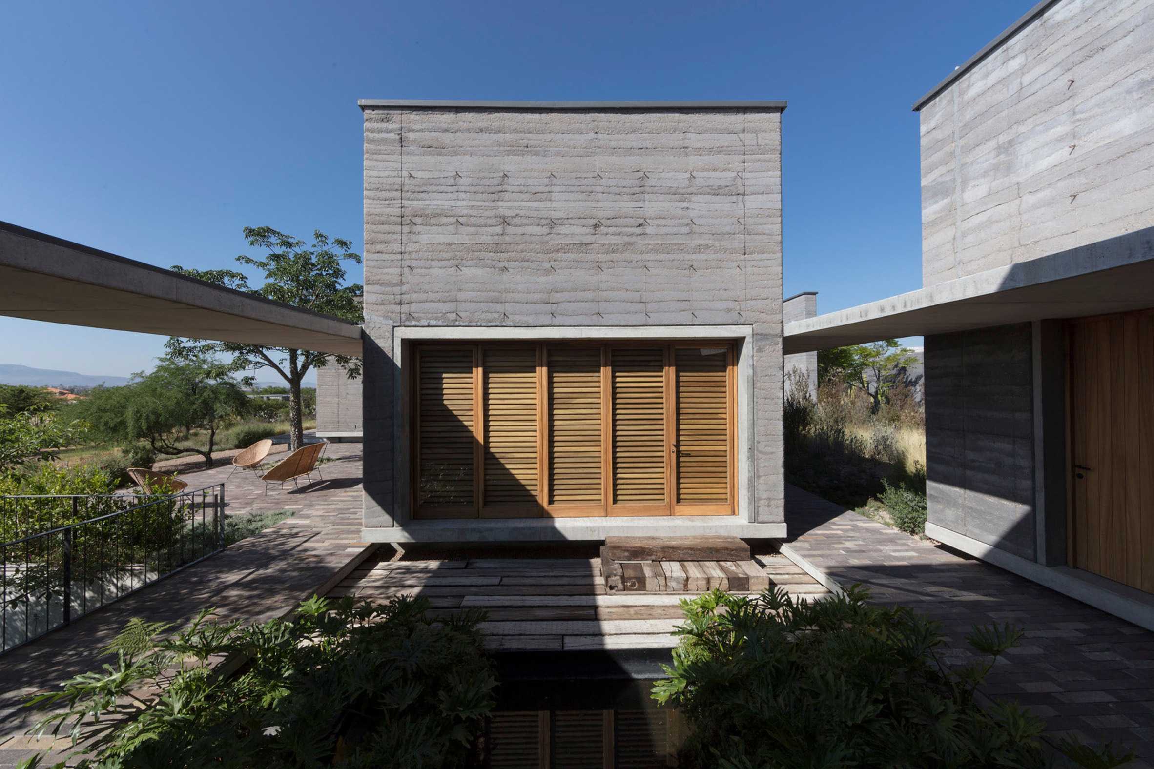 由12个体积块构成的Casa Candelaria房屋