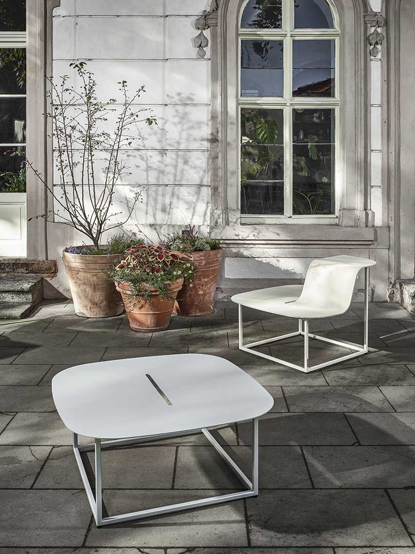 设计灵感来自于海洋魔鬼鱼的家具系列