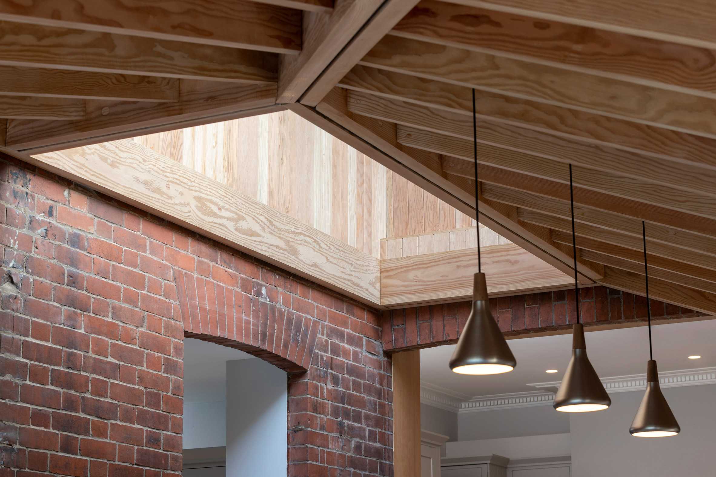 融合了技术和工艺的Flitch房屋