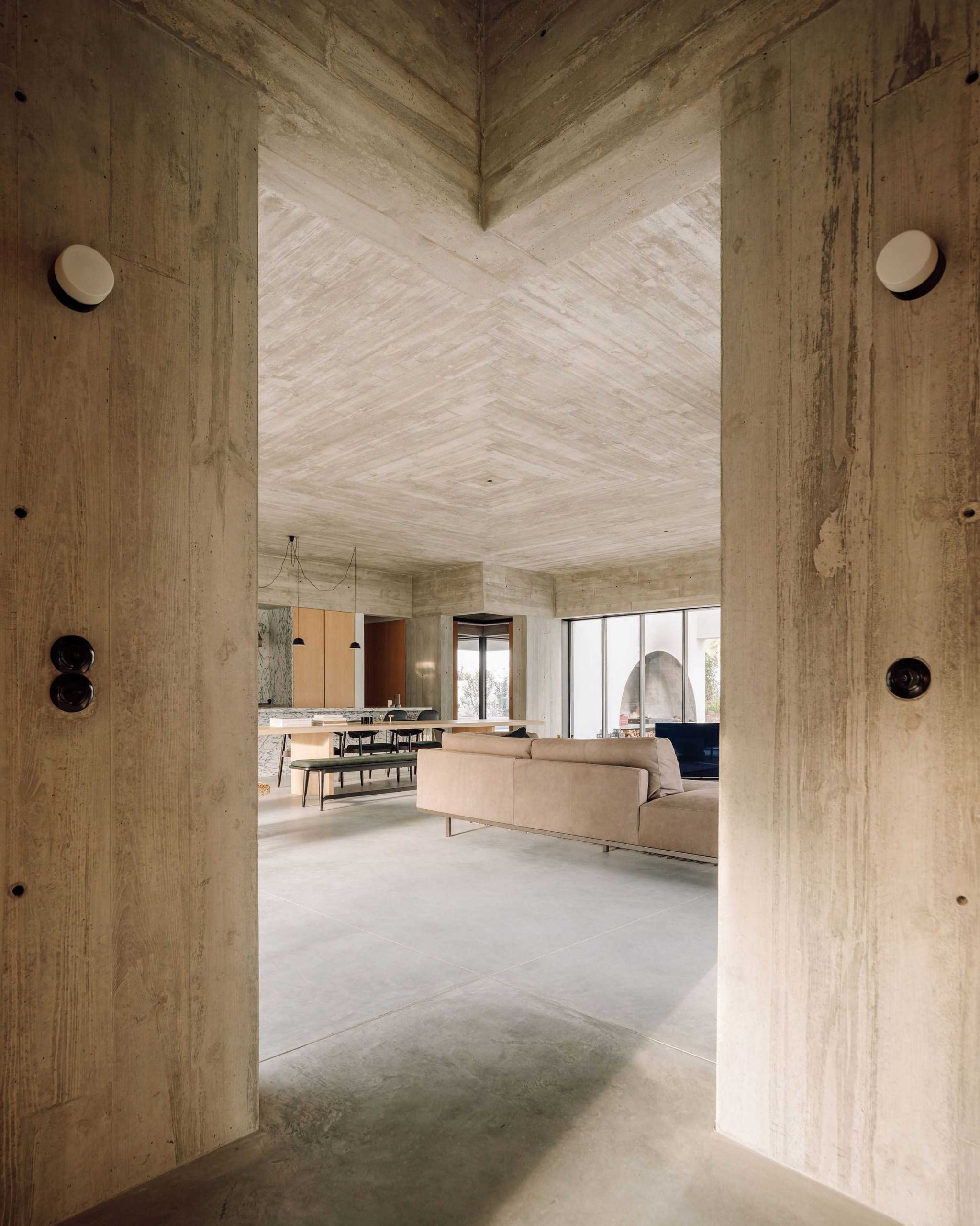 三重视角客厅构成葡萄牙Casa Meco的核心