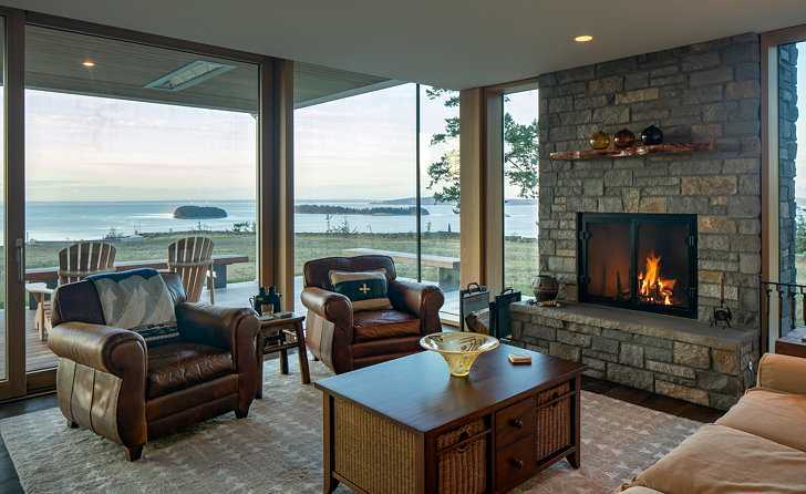 Heliotrope建筑师翻新了Orcas岛上的海滨度假胜地