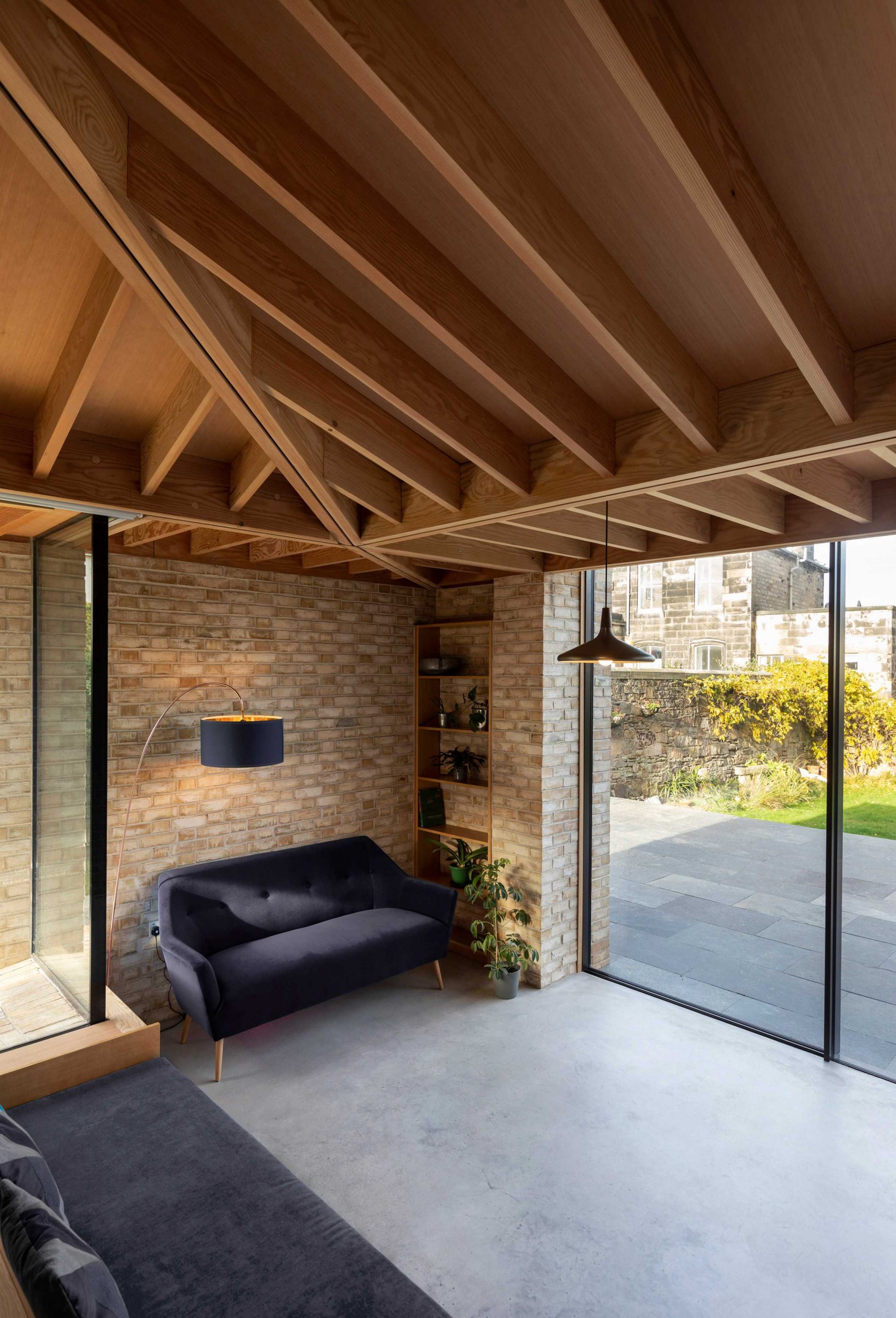 融合了技术和工艺的Flitch房屋