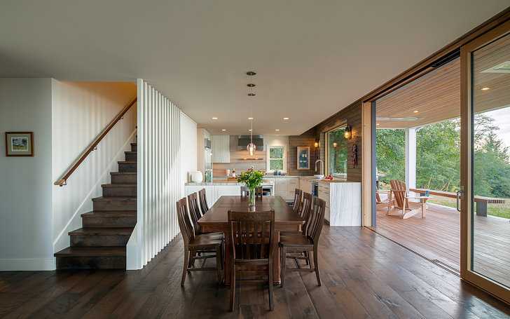 Heliotrope建筑师翻新了Orcas岛上的海滨度假胜地