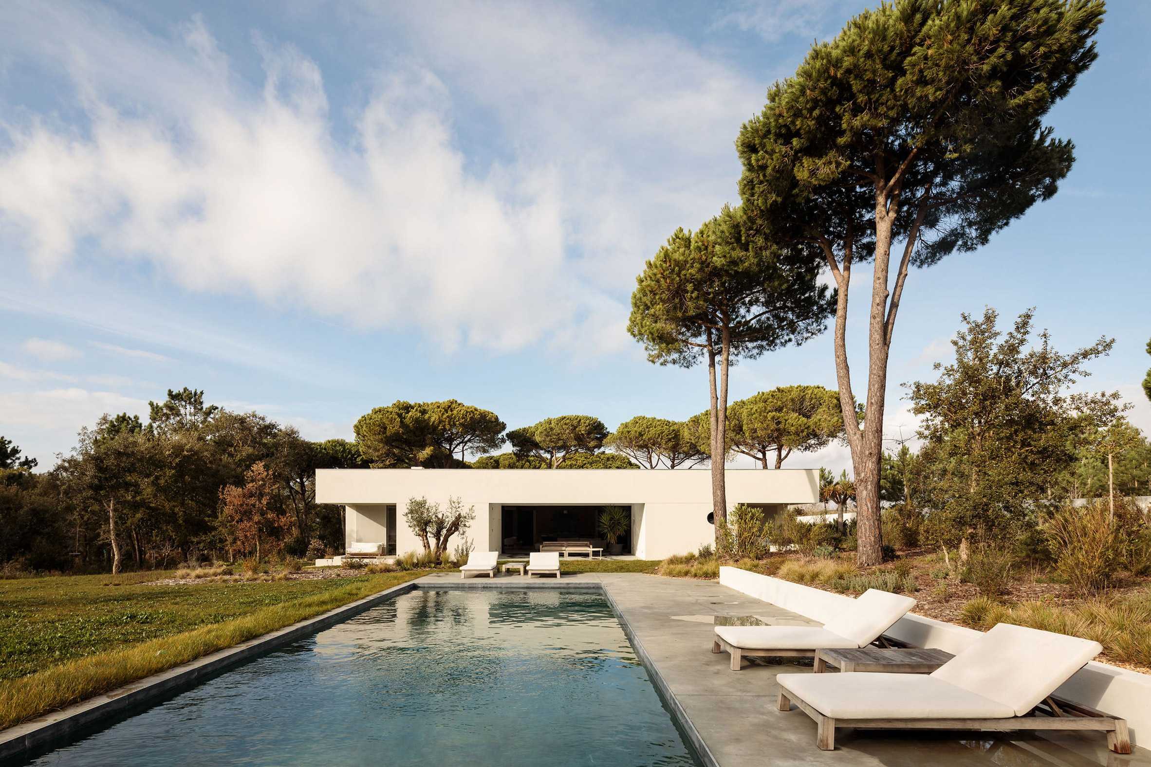 三重视角客厅构成葡萄牙Casa Meco的核心