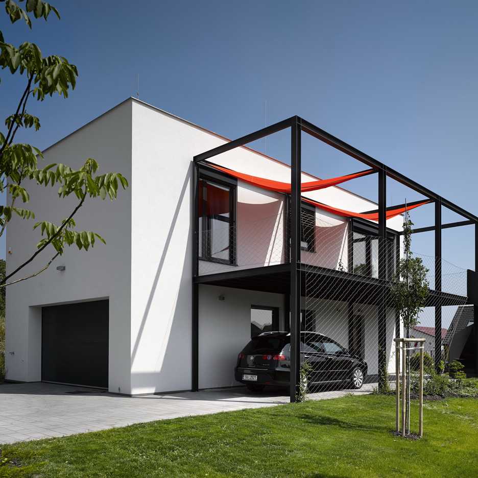 八栋旨在炫耀其主人收藏的房屋