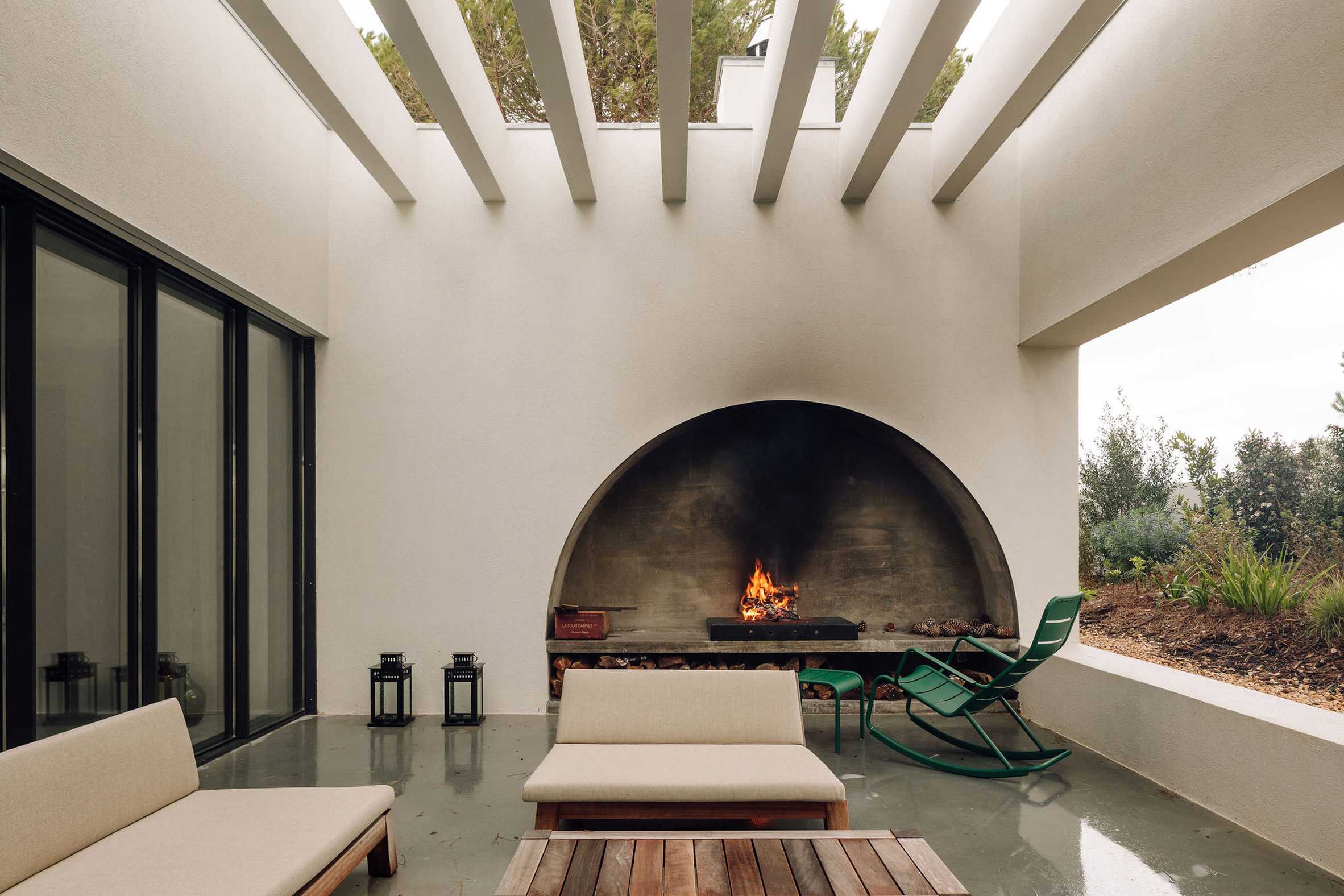 三重视角客厅构成葡萄牙Casa Meco的核心