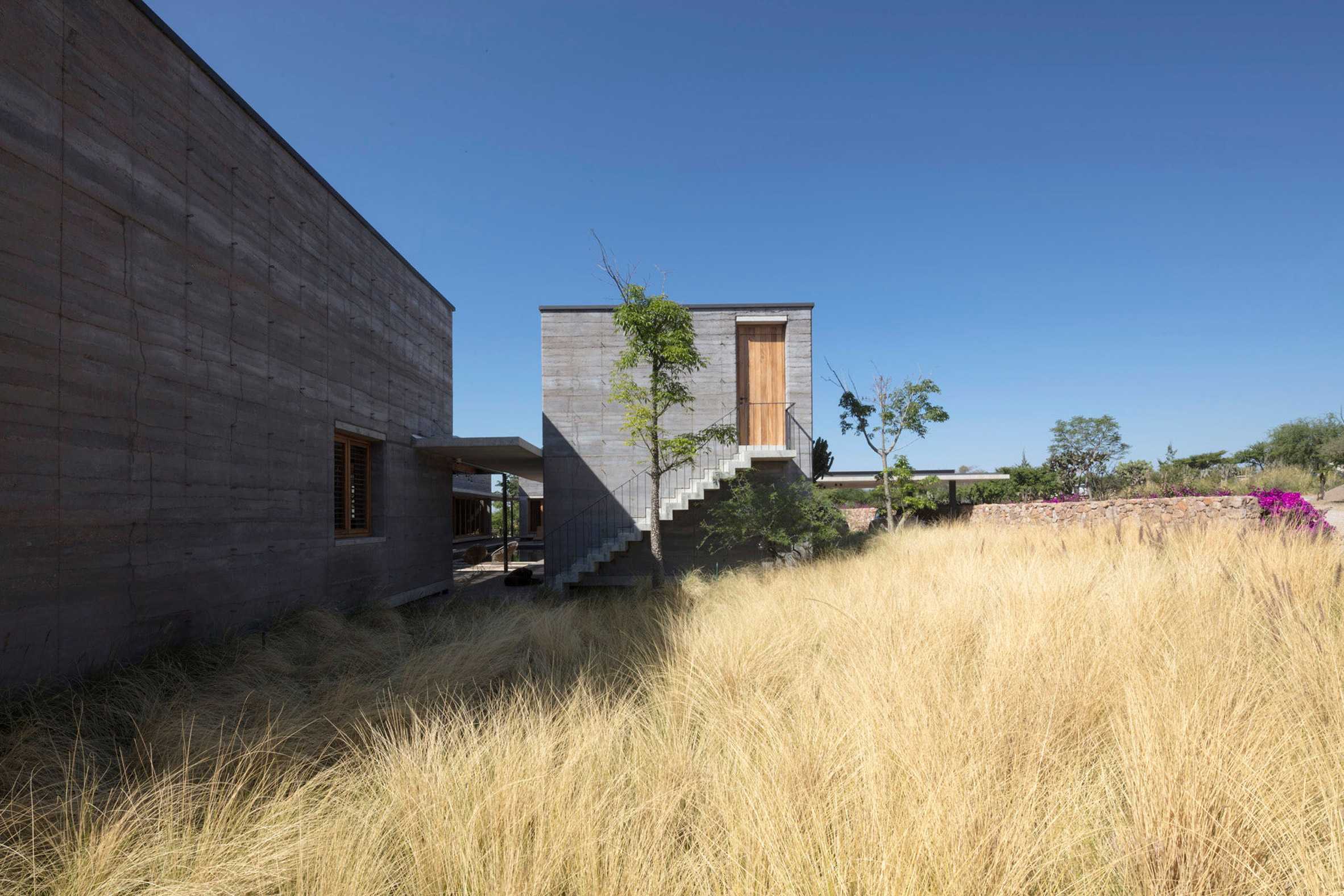 由12个体积块构成的Casa Candelaria房屋