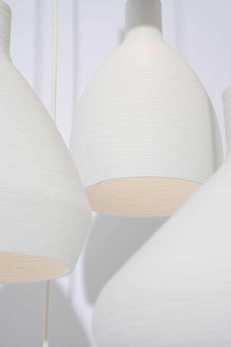 照明制造商LightArt将废物转化为单色吊灯