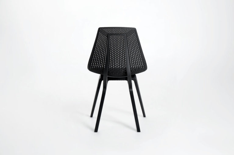 Noho move™椅子由可回收的尼龙绳制成