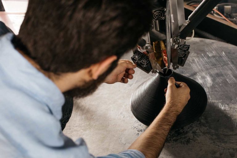 照明制造商LightArt将废物转化为单色吊灯