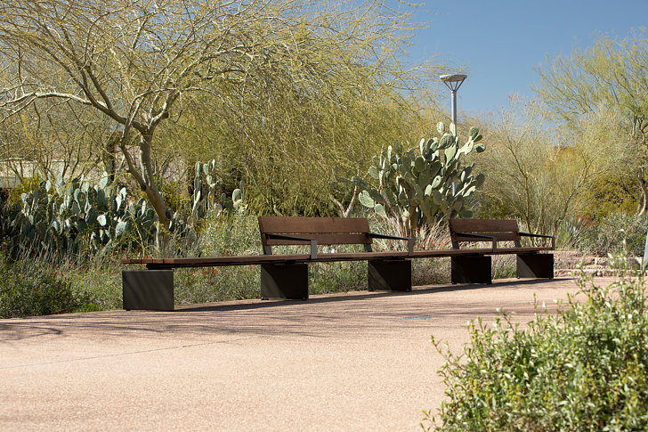 Landscape Forms首次亮相“ Link”户外座椅系统