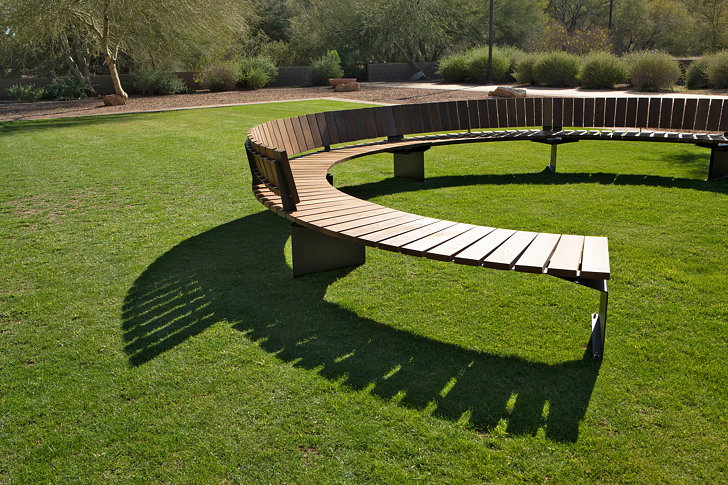 Landscape Forms首次亮相“ Link”户外座椅系统