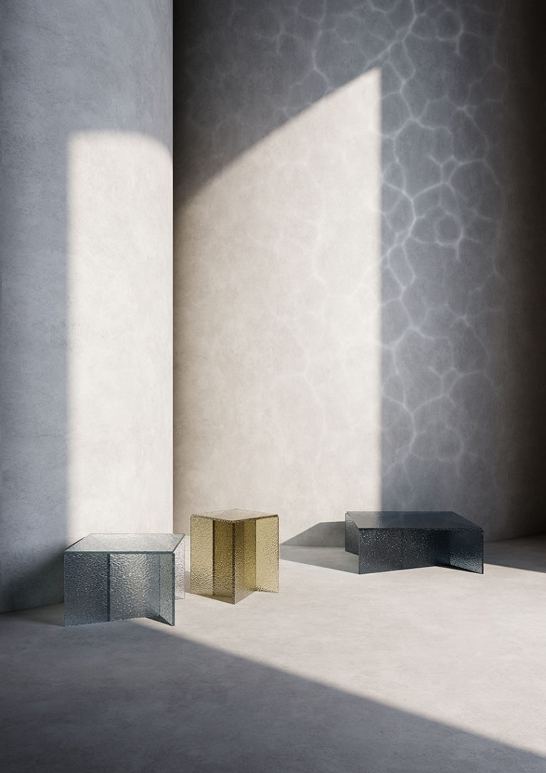 几何角度和玻璃设计结合的aspa桌子系列