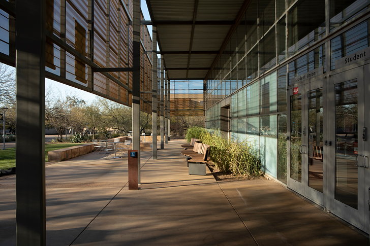 Landscape Forms首次亮相“ Link”户外座椅系统