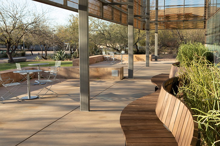 Landscape Forms首次亮相“ Link”户外座椅系统