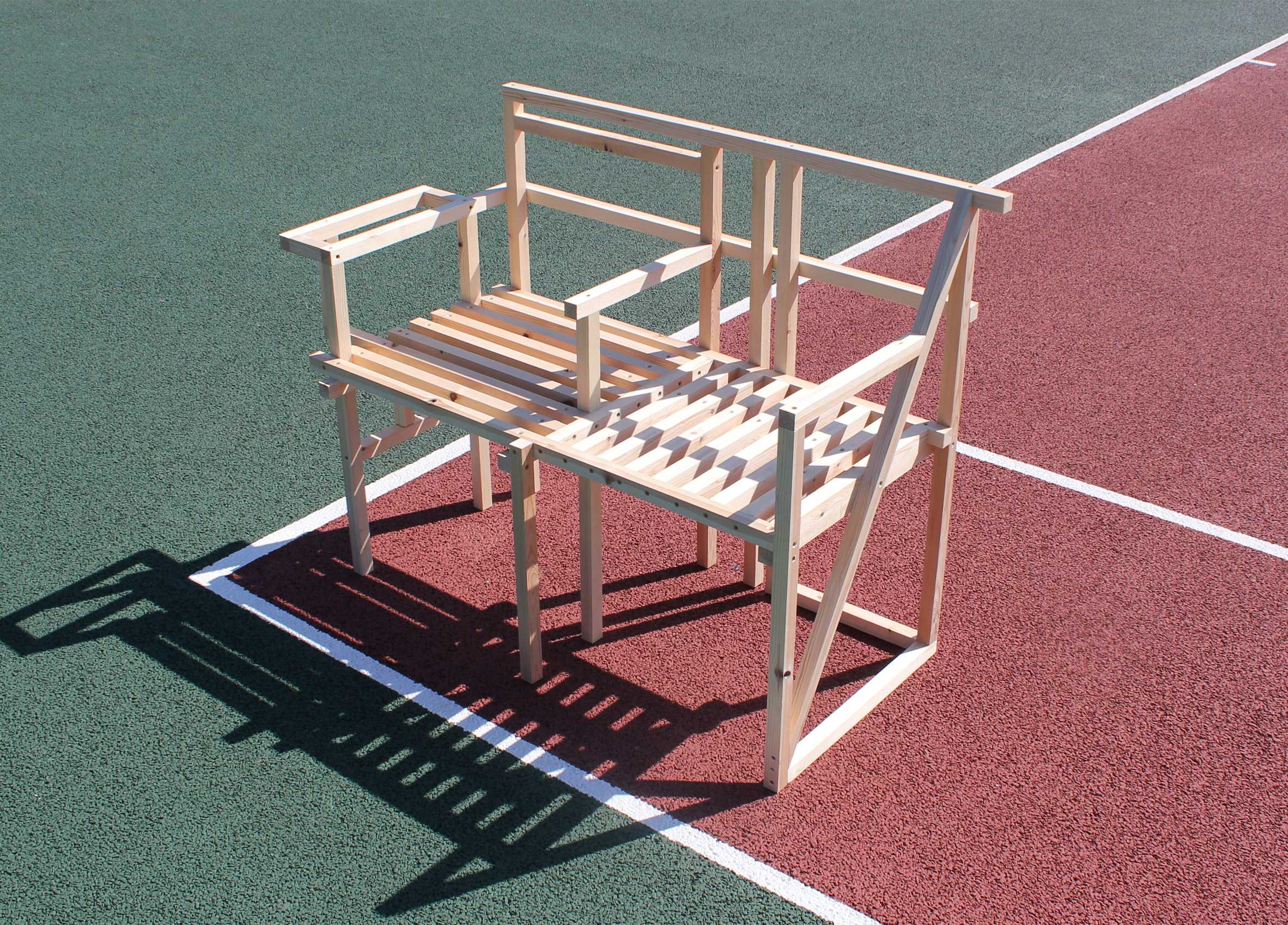 为慈善机构筹集资金的19把椅子项目