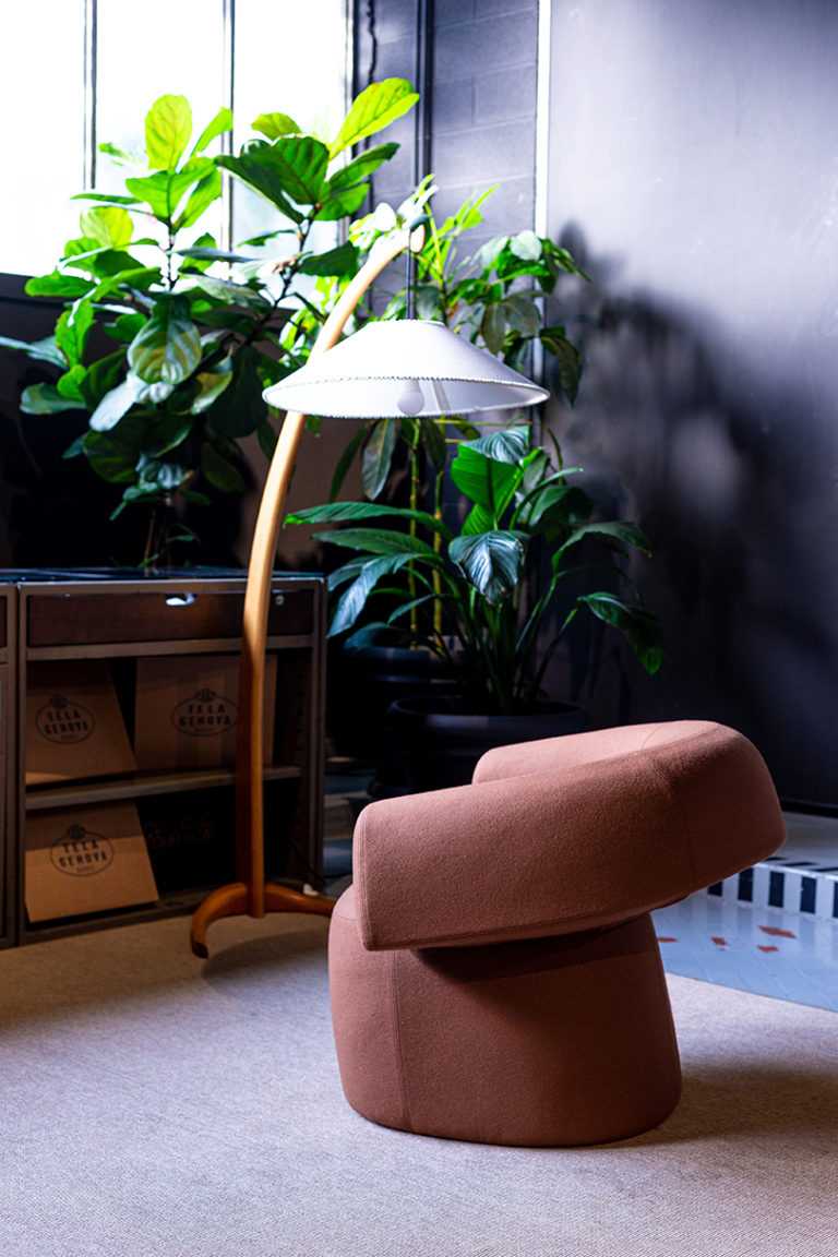 Patricia Urquiola的RUFF椅子就像坐着的拥抱